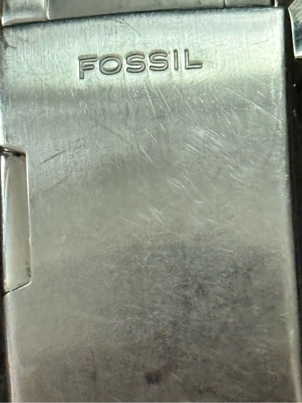 Fossil Blue BQ9284 Men’s Red Dial Two Tone Stainless Steel Watch 100M - Picture 5 of 5